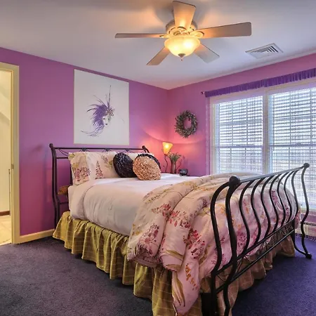 Annville Inn Bed & Breakfast Room photo
